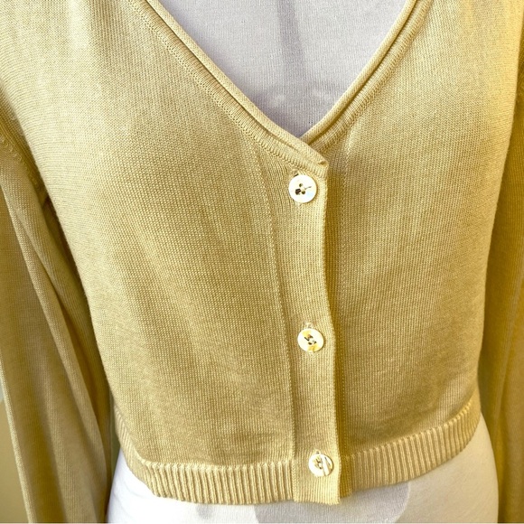 MOUSSY VINTAGE Champagne V-Neck Cropped Cardigan, Made in Japan, Size M, NWT - Picture 2 of 6